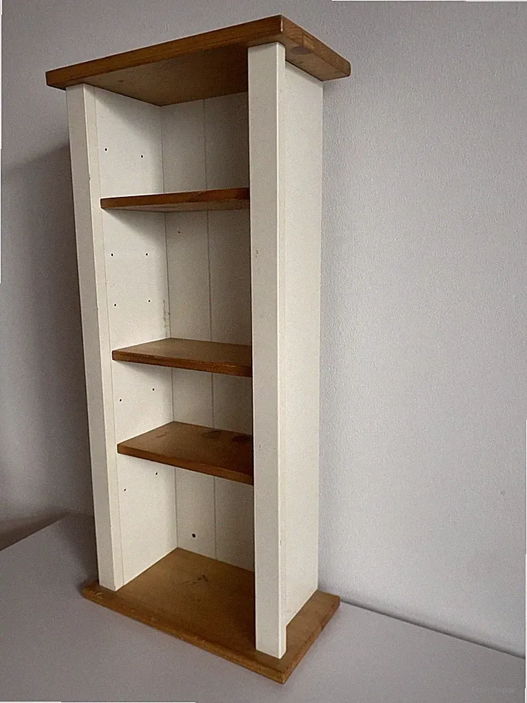 Freistehendes Holz-Regal weiß/braun 4 Fächer 16x31x69 cm rechteckig
