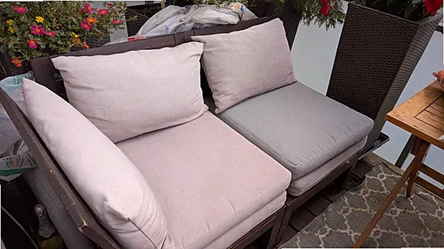 Garten Loungeset 2-Sitzer 2-tlg. Holz braun mit Armlehne inkl. Kissen grau
