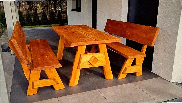 Gartenmöbel aus Massivholz – Tisch & Bänke , robust & wetterfest