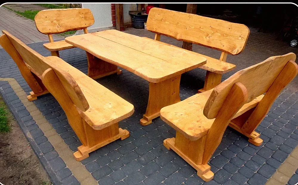 Gartenmöbel aus Massivholz – Tisch & Bänke , robust & wetterfest Gartenschaukel