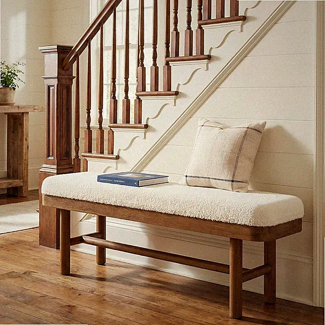 Gepolsterte Sitzbank 140 cm aus Massivholz, Schlafzimmerbank mit Teddyfell-Bezug