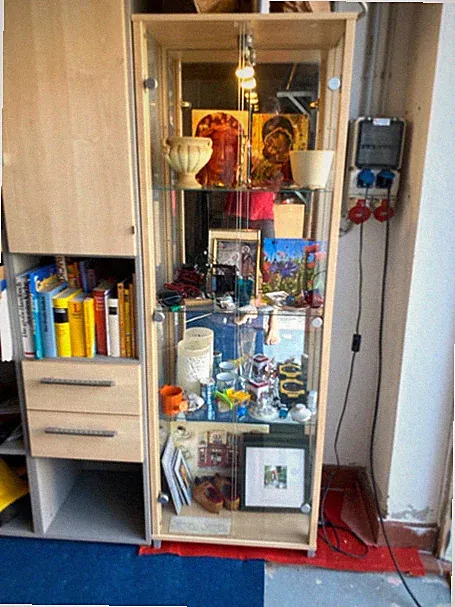 Glasvitrine von Homeline Vitrine beleuchtet hochwertig 173 x 32 x 57- sehr gut