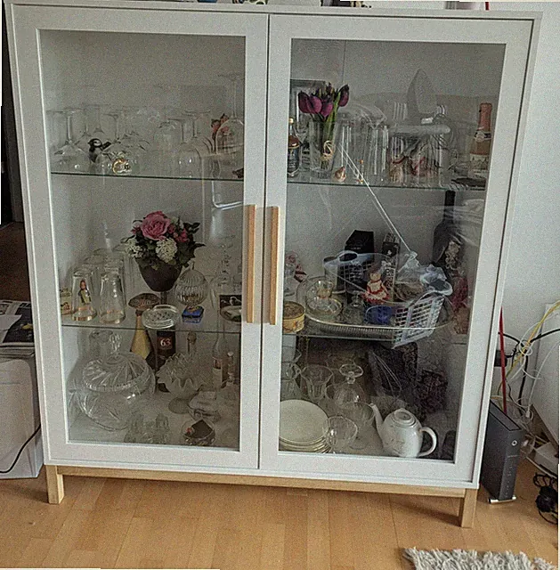 Glasvitrine weiß