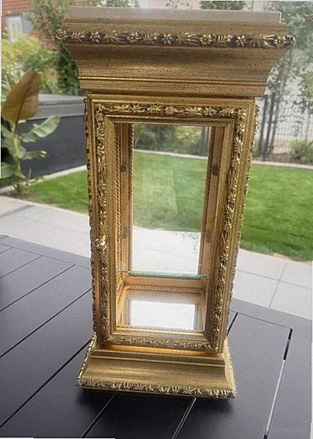 Goldene Vitrine mit Marmorplatte 47 cm x 21 cm - 1993 gekauft