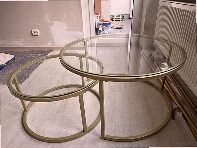 Goldener Couchtisch