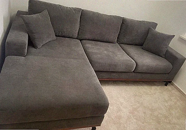 Graues Schlafsofa