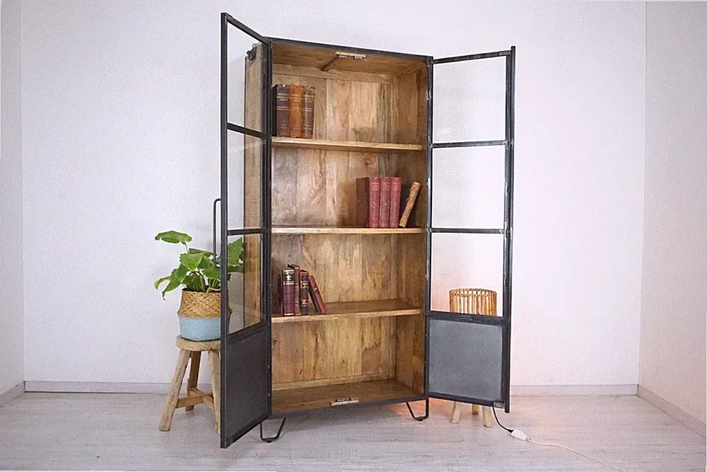 große Industrie-Design Vitrine aus recyceltem Teakholz, massiv Eisen