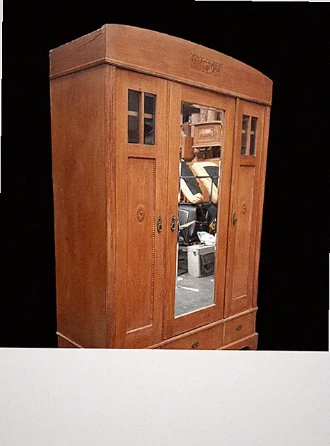 Großer Kleiderschrank / Wäscheschrank / Dieleschrank / Holzschrank / Spiegelschr