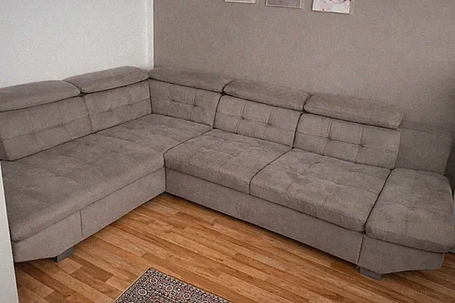 Großes Ecksofa von Höffner in Taupe/Grau – 3,00 m lang.