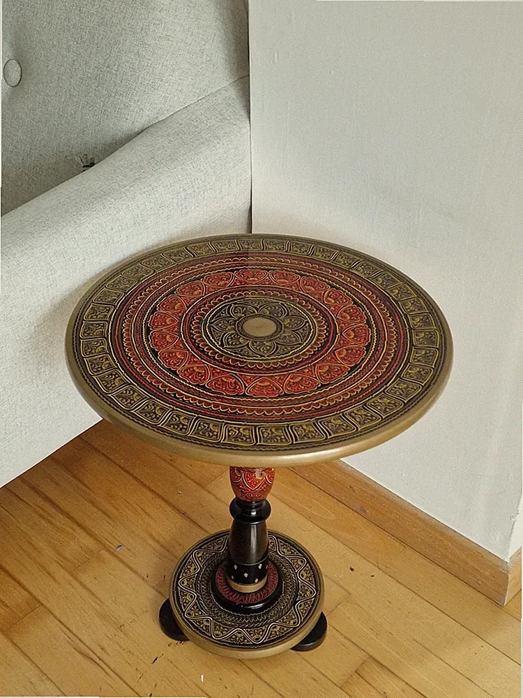 Handbemalter runder Couchtisch lebendige Kunst reines Holz - rotes Naksheen-Design