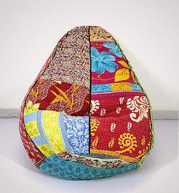Handgefertigter, gesteppter, geblümter, böhmischer Sitzsack-Hocker aus...