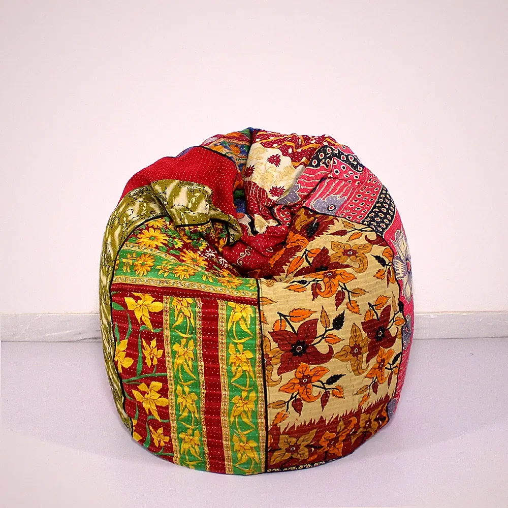 Handgefertigter Sitzsack Baumwolle Blumen Kantha Bohemian dekorativ bestickt