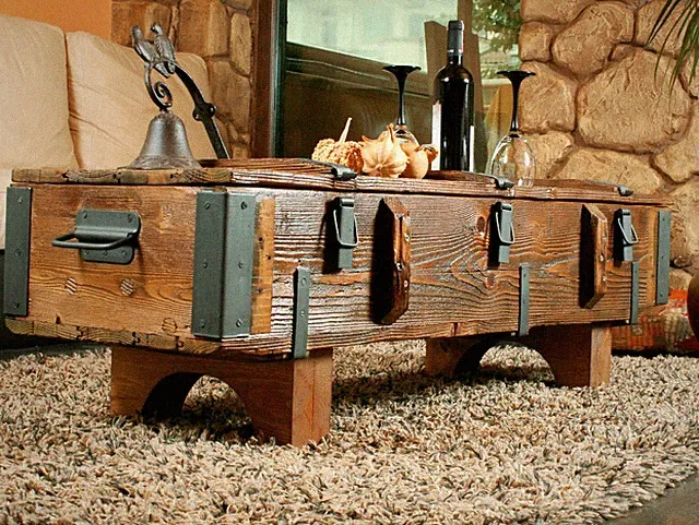 Handgefertigter Vintage Couchtisch Truhe Beistelltisch Sofatisch Holzmöbel Antik