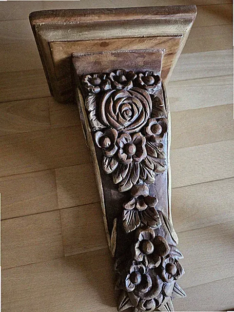 Hans Moller Wandregal Holz geschnitzt Blumenmotiv 20x38 cm braun gewachst