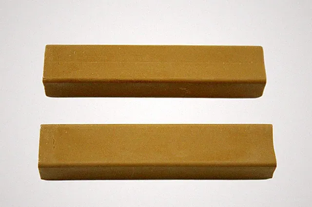 Hartwachs, Holzwachs, Holzkitt (2 Stangen je 8cm) für Holzböden, Möbel usw