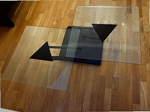Hochwertiger Design-Couchtisch mit 2 verstellbaren Glasplatten + massiver Sockel