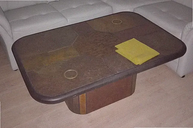Hochwertiger Designcouchtisch zu verkaufen
