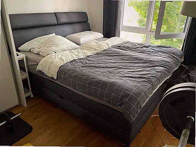 Höffner Boxspringbett 180x200 Grau Kunstleder bezogen, gepolstertes Kopfteil