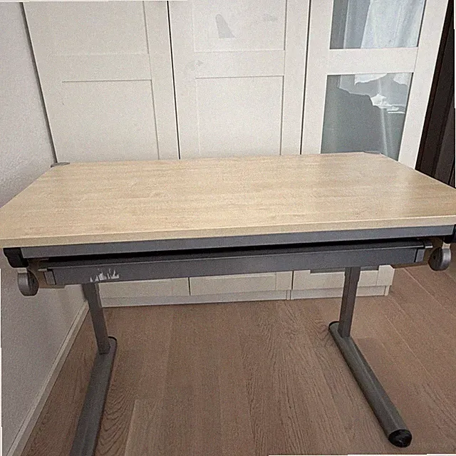 Höhenverstellbarer Schreibtisch 110x70x70 cm grau/helles Holz Metallgestell