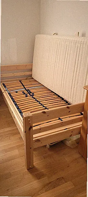Holzbett / Einzelbett 90x200 cm inkl. Lattenrost – Massivholz / Natur