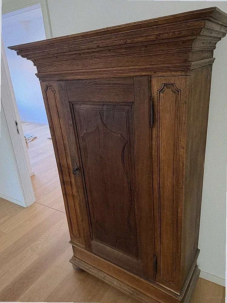 Holzschrank Braun freistehend 180 cm, 1 Kassettentür, 3 Regalfächer
