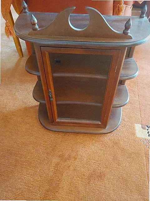 Holzvitrine Mit Holböden Und Glastür