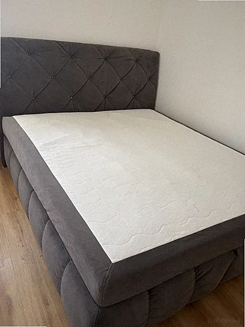 Ich Verkaufe Mein Polsterbett ,ganz Neue Weil Ich Werde Umziehen