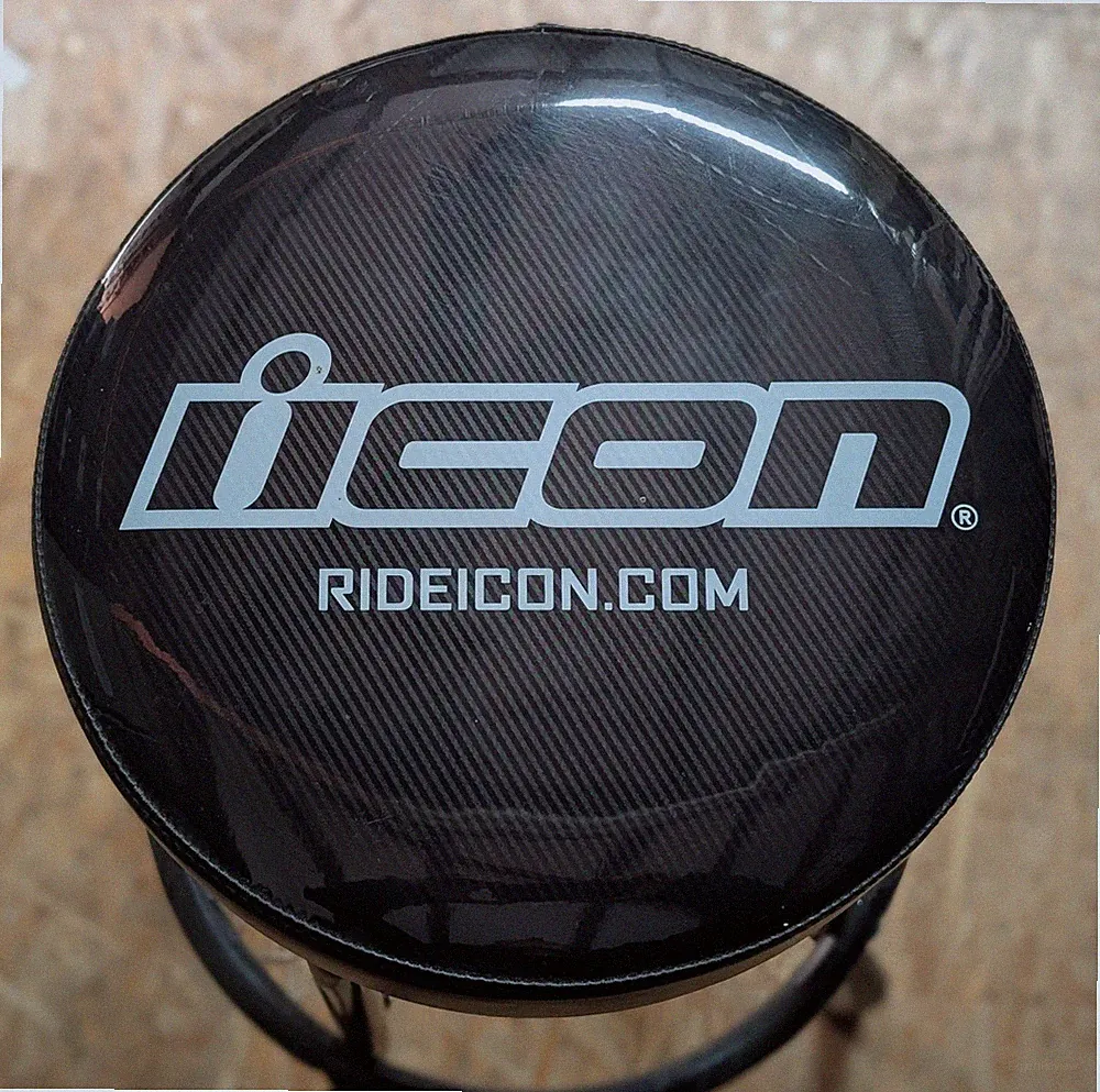 ICON Barhocker - Industriequalität - Carbon Optik - Glänzender Sitz - gebraucht