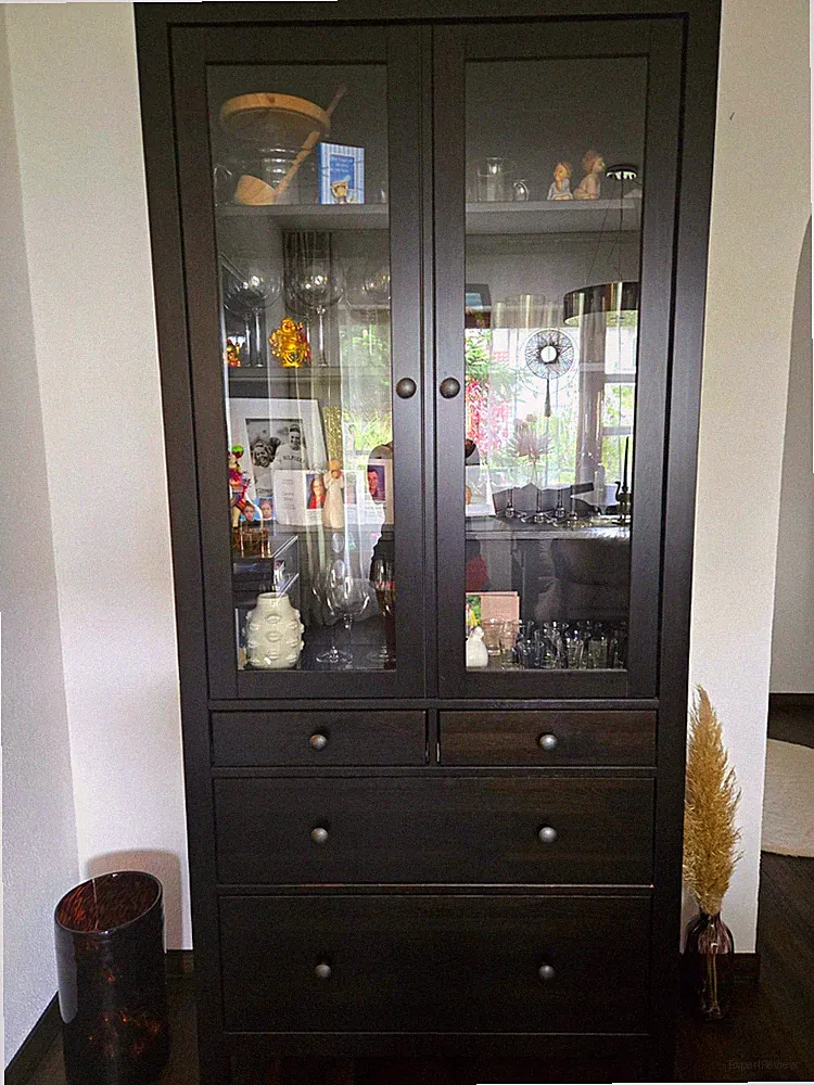 IKEA Hemnes Vitrine schwarz, 2 Glastüren, 4 Schubladen, 97x197x34