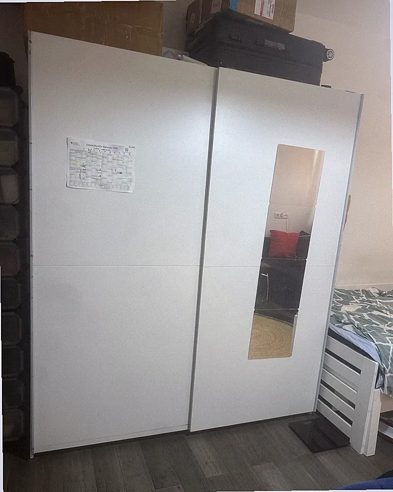 IKEA Kleiderschrank weiß 175x195x190 cm Schiebetüren Spiegel Kleiderstange