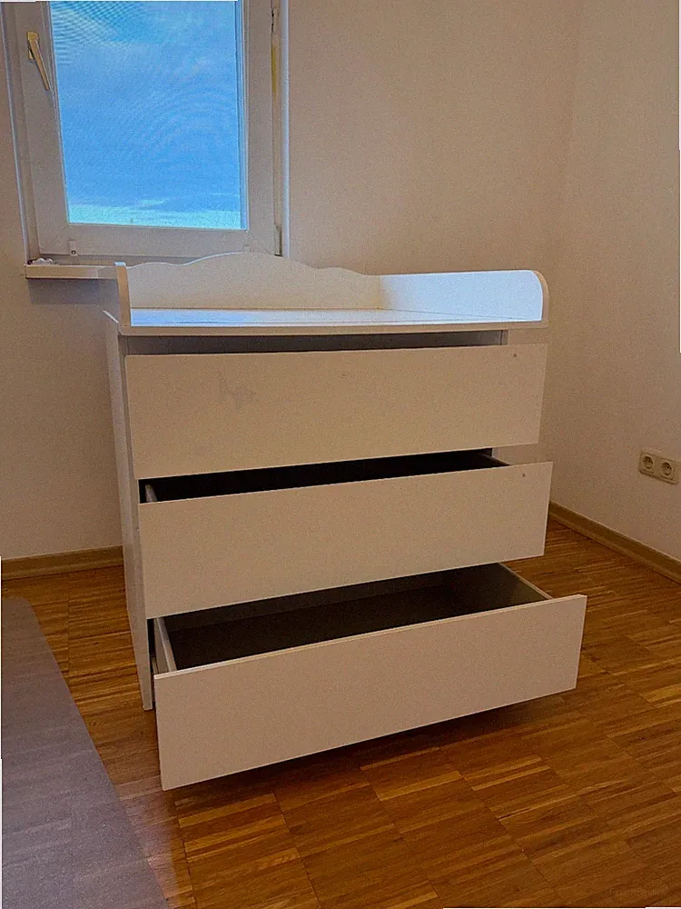 IKEA MALM Wickelkommode weiß mit Wickelaufsatz