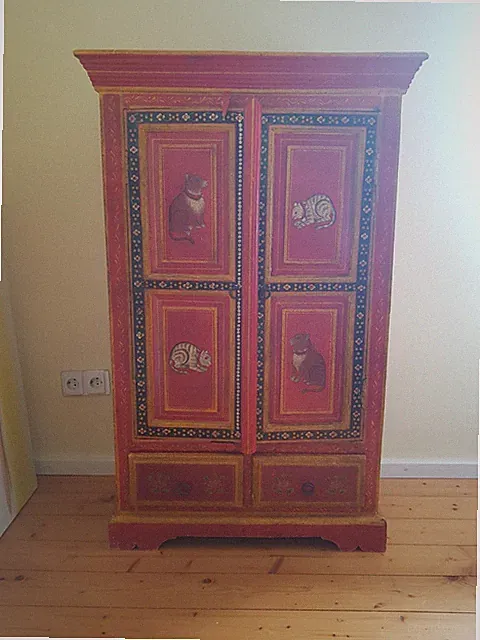 Indisches Kommode Handbemalt in Rot mit Katzen Motiven Holzschrank 77x37x122 cm