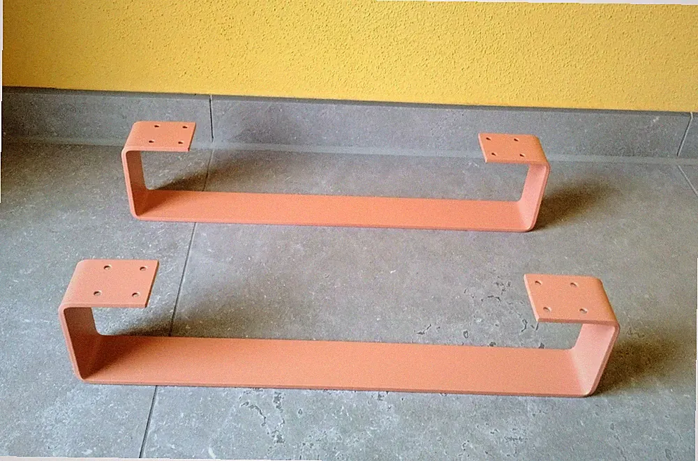 Industrielle Möbelbeine aus Stahl, pulverbeschichtet RAL 3012 für Couchtisch...