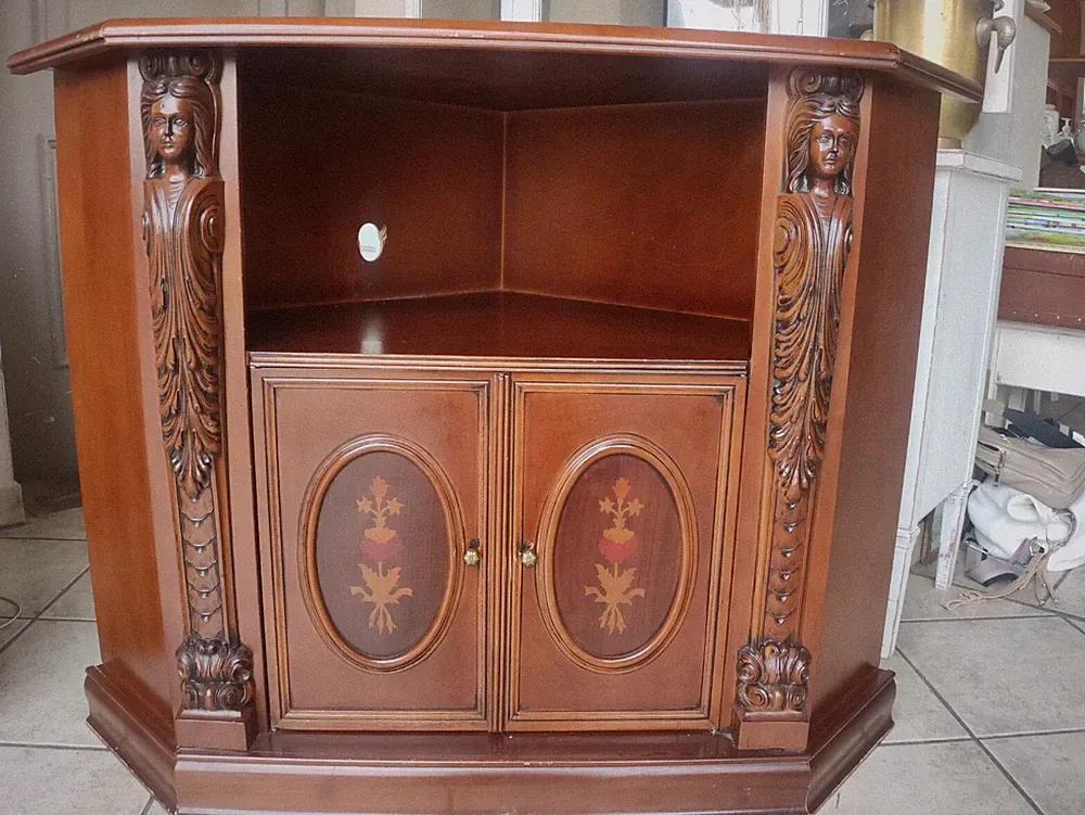 italienische Barock Kommode Stilmöbel Intarsien Eckschrank mit Figuren Säulen