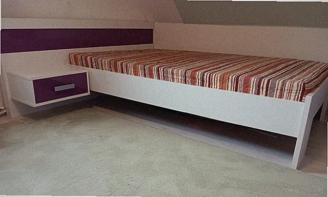 Jugendbett 120 x 200 mit Matratze, Möbel Höffner, robust, lila/weiß