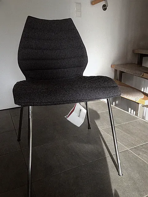 Kartell Stuhl Maui Soft Vico Magistretti – Stoff gepolstert, Dunkelgrau, Neuwert