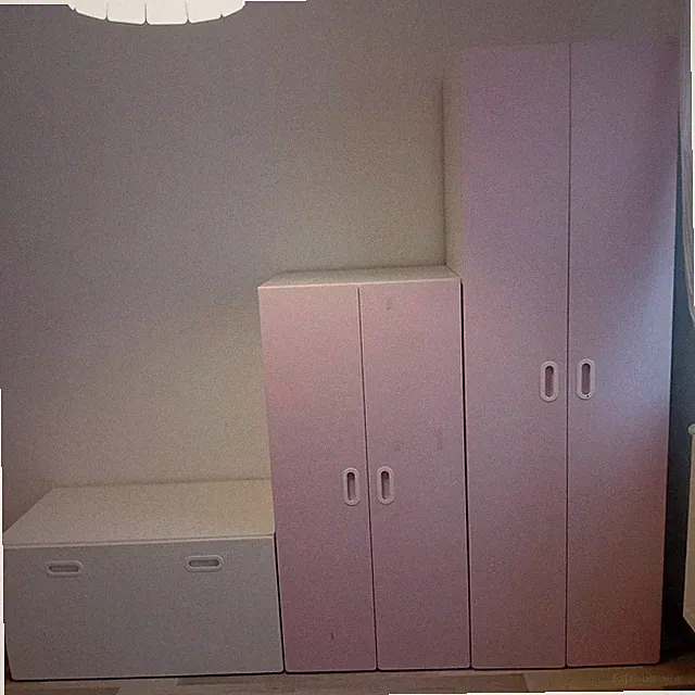 Kinder Kleiderschrank in zwei Größen und Truhe Ikea/Fritids in Weiß und Rosa