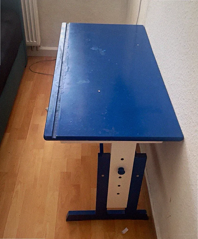 Kinder Schreibtisch freistehend blau/weiß Metall-Holz 80 cm breit, H 65 cm