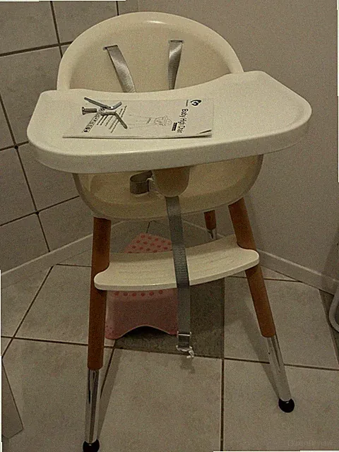Kinderhochstuhl Babystuhl Klappbar mit Tablett und Gurt