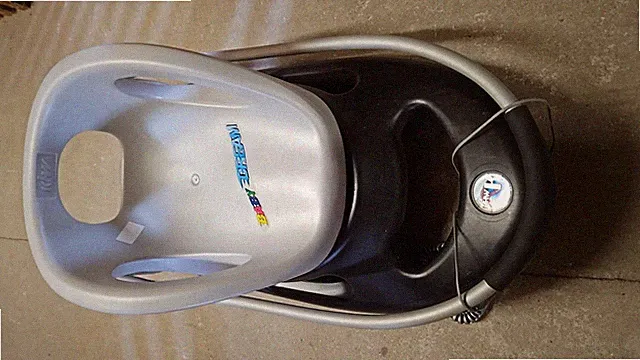 Kinderschlitten mit Rückenlehne