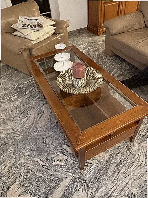 Klassischer Couchtisch In KirschbaumFarbe