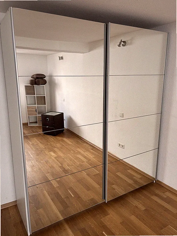 Kleiderschrank 175x190x55 cm Schiebetüren Spiegel Kleiderstange Einlegeboden