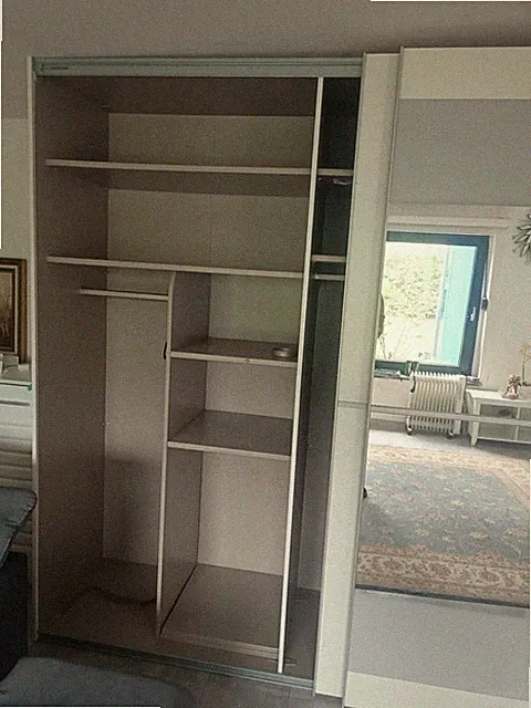 Kleiderschrank 2-türig Schiebetüren Spiegel-Front Einlegeboden Kleiderstange