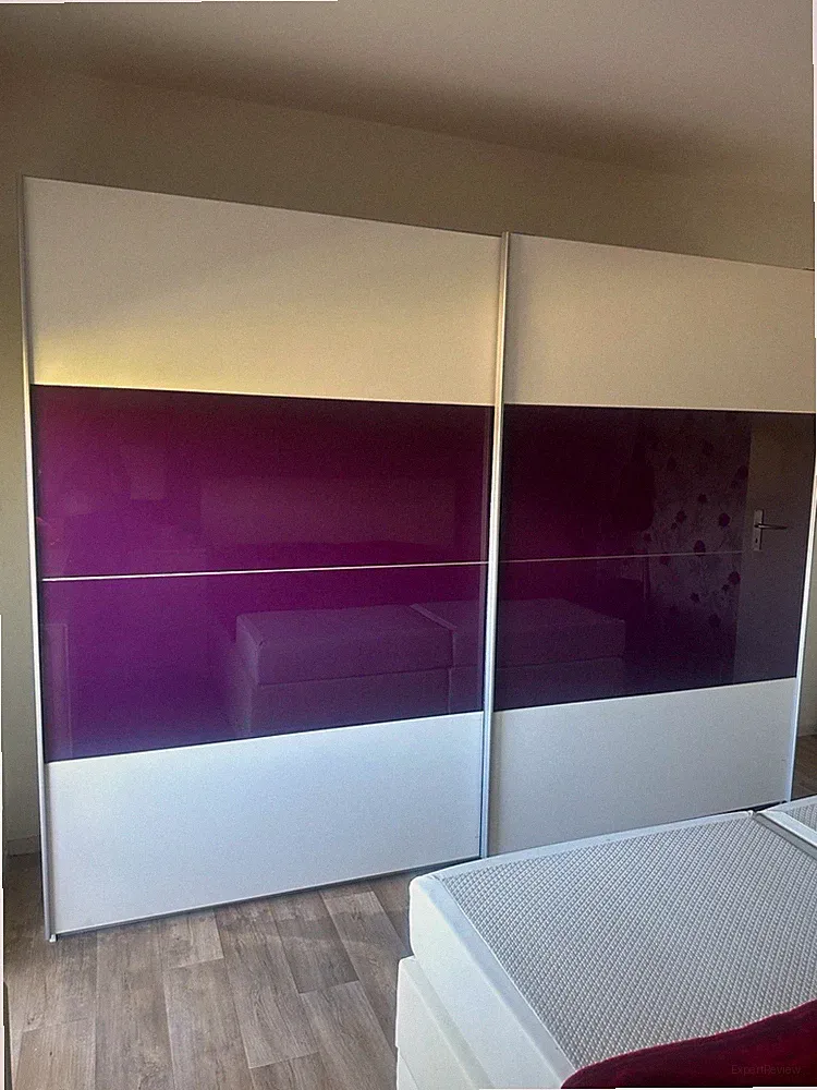 Glas Kleiderschrank