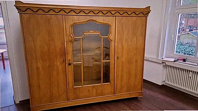 Kleiderschrank antiker Schrank Wäscheschrank Antiquitäten frei Haus Antikmöbel