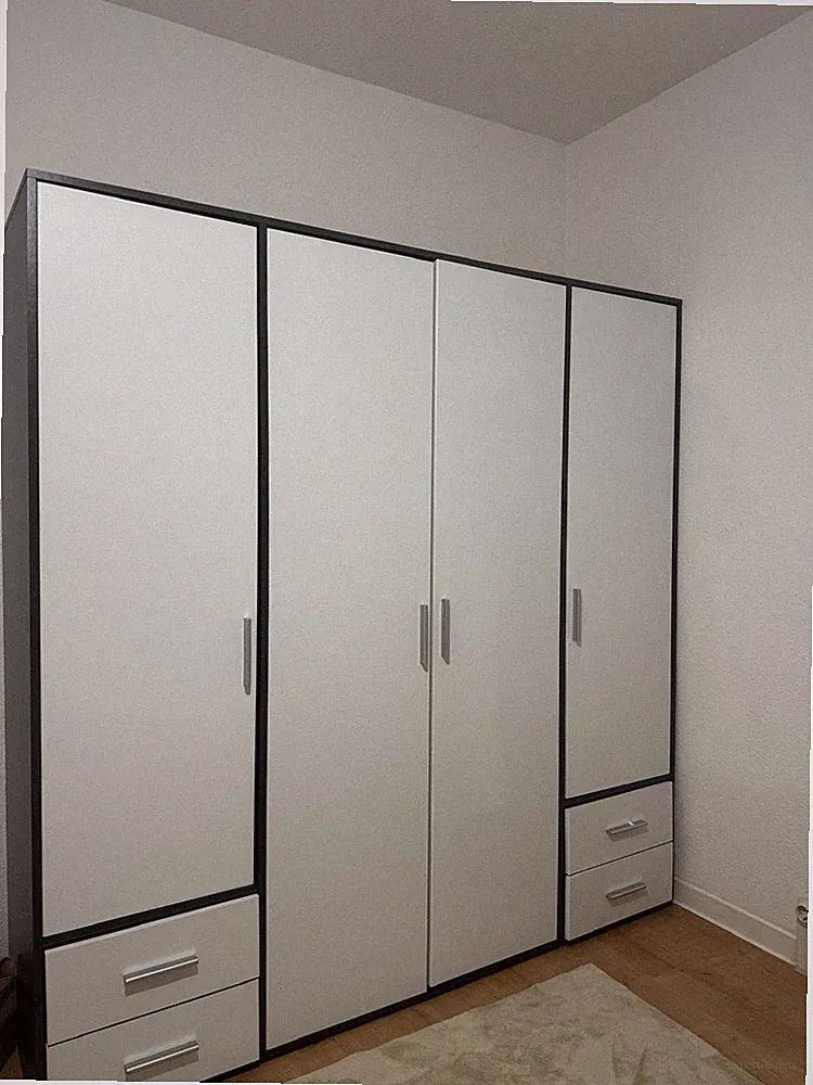 Kleiderschrank Aus Holz