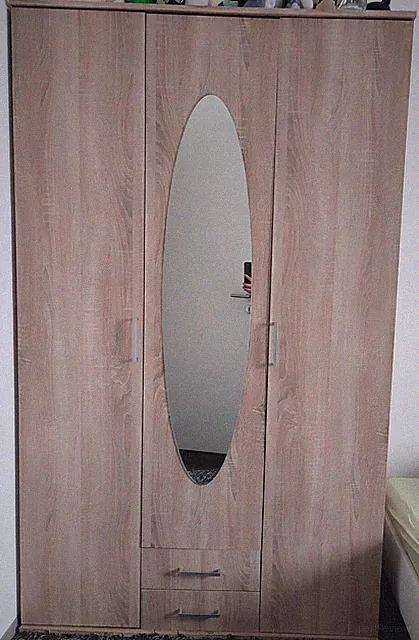 Kleiderschrank Eiche mit Spiegel « (2-Stück für 190€) gebraucht
