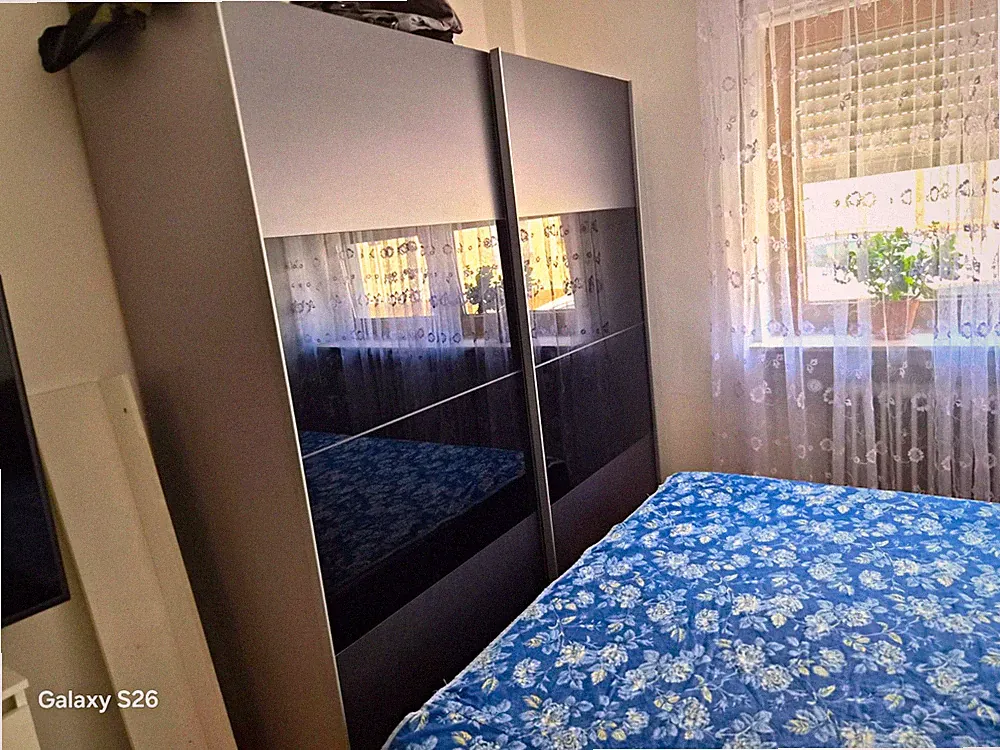 Kleiderschrank Grau 175x200x60 cm 2 Schiebetüren Spiegel Schlafzimmer