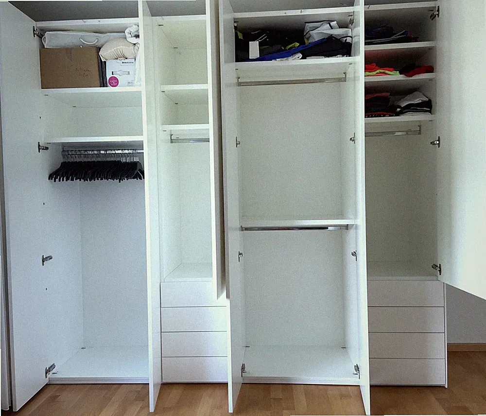Kleiderschrank Italien weiß B2,62 x H2,35 m Neuwertig, Erstbesitzer!