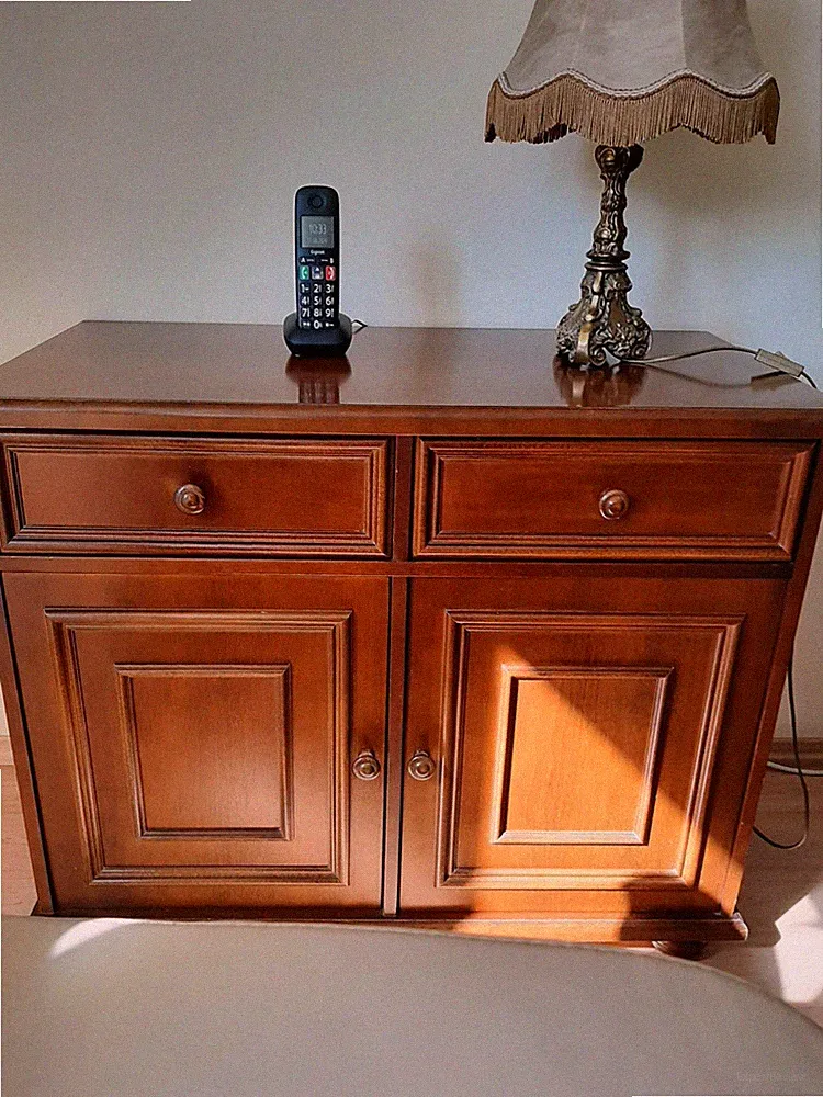 Kleine Kommode Holz, ein Schubfach und zwei Türen, gut erhalten